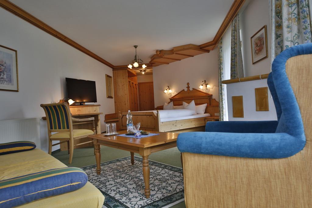 Romantik Resort & Spa Der Laterndl Hof Haldensee Quarto foto