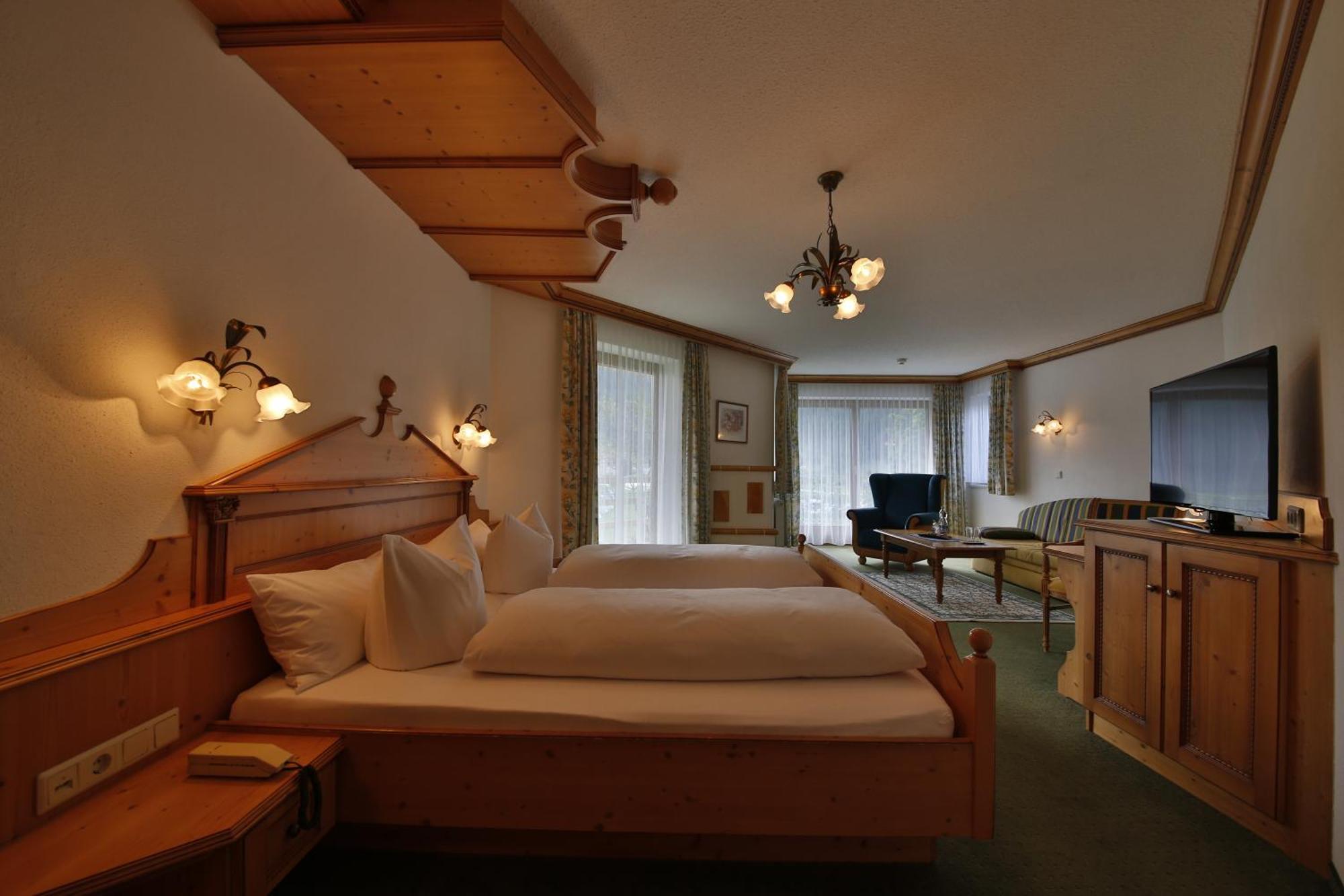 Romantik Resort & Spa Der Laterndl Hof Haldensee Quarto foto