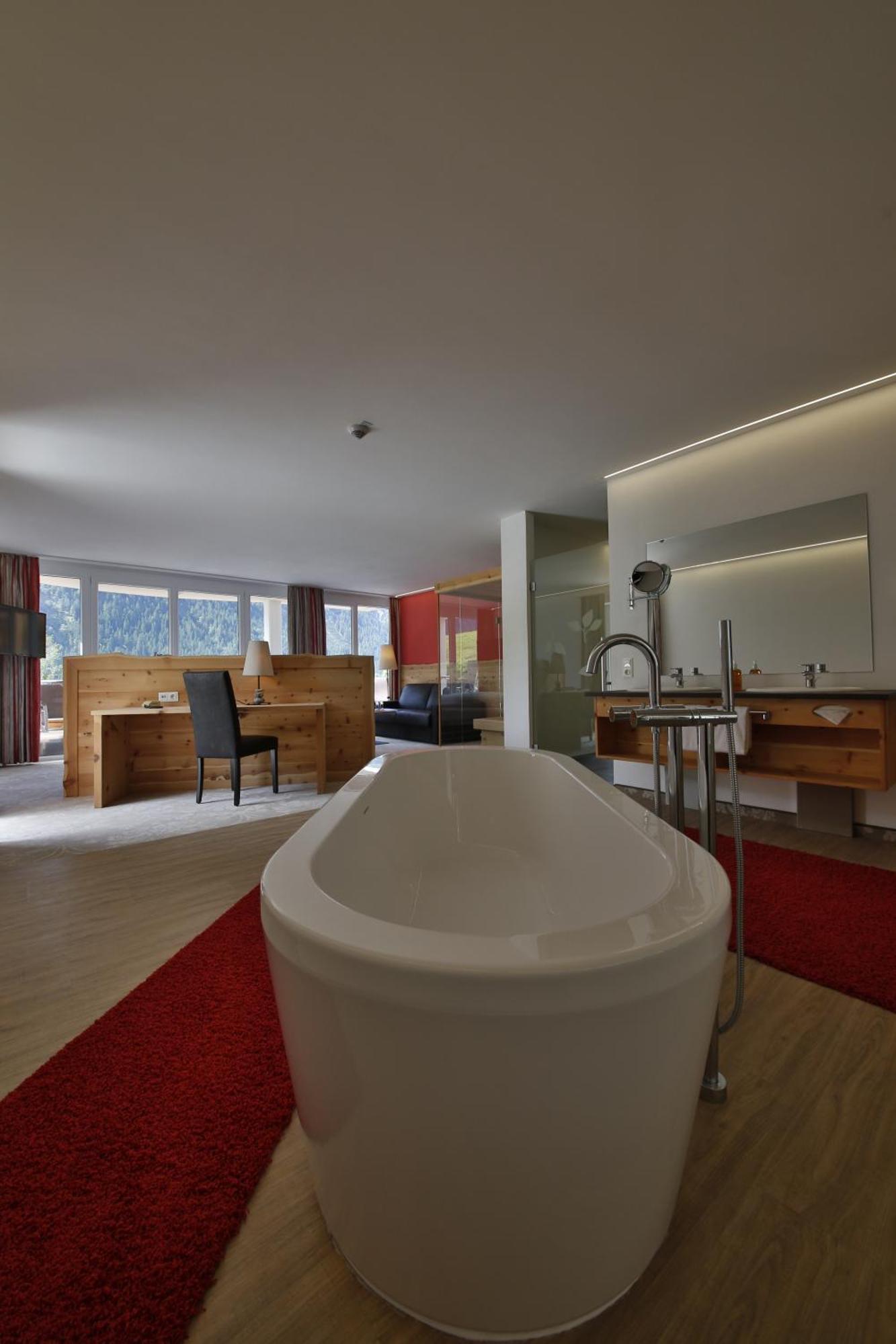 Romantik Resort & Spa Der Laterndl Hof Haldensee Quarto foto