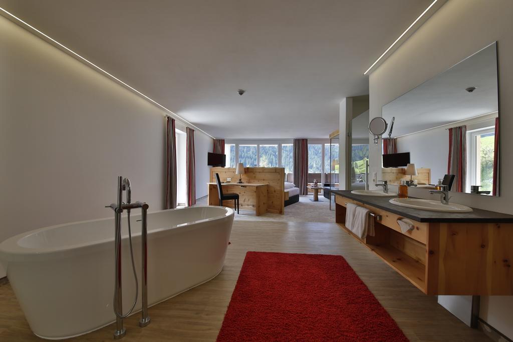 Romantik Resort & Spa Der Laterndl Hof Haldensee Quarto foto